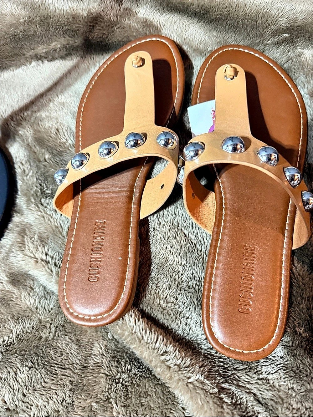 CUSHIONAIRE Cindy Studded Thong Sandal Brown US 8.5